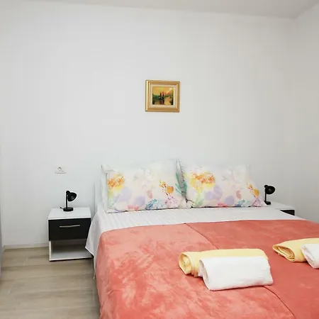 Lovre Apartment