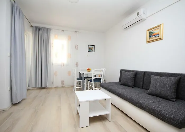 Lovre Apartman Makarska