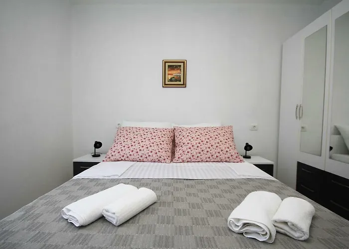 Lovre * Макарська