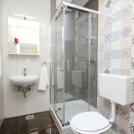 Lovre Apartamento Makarska